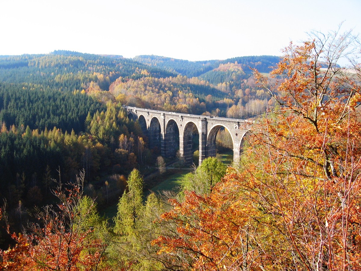 Hetzdorfer Viadukt im Herbst 2005 (Foto: M. Burkert)