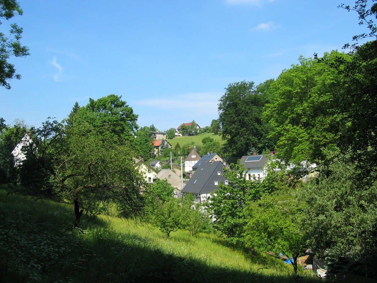 Unterdorf im Frühjahr 2005 (Foto: M. Burkert)